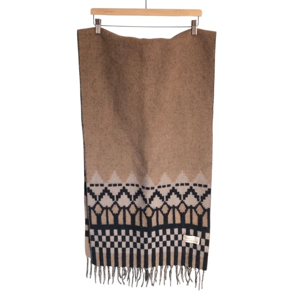 ANTHROPOLOGIE NEW TBCO x Pretty Little Fawn Beige Gray Fair Isle Wool Scarf
